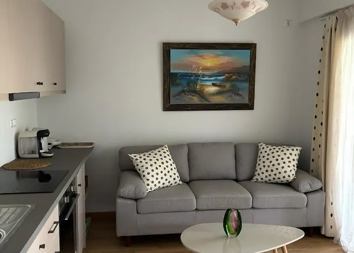 Manolia On The קלמאטה